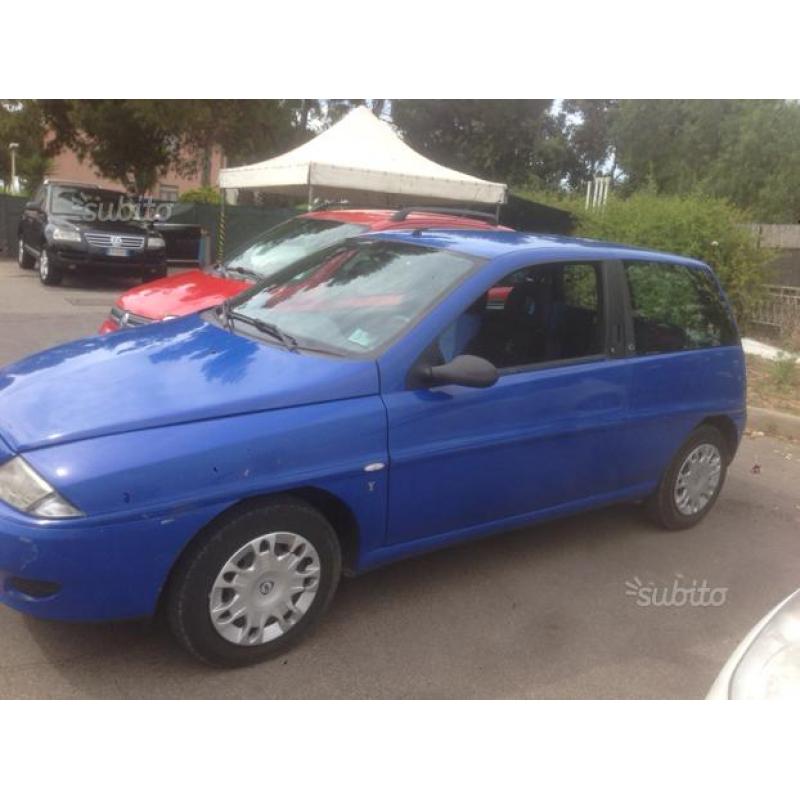 Lancia y elefantino blue