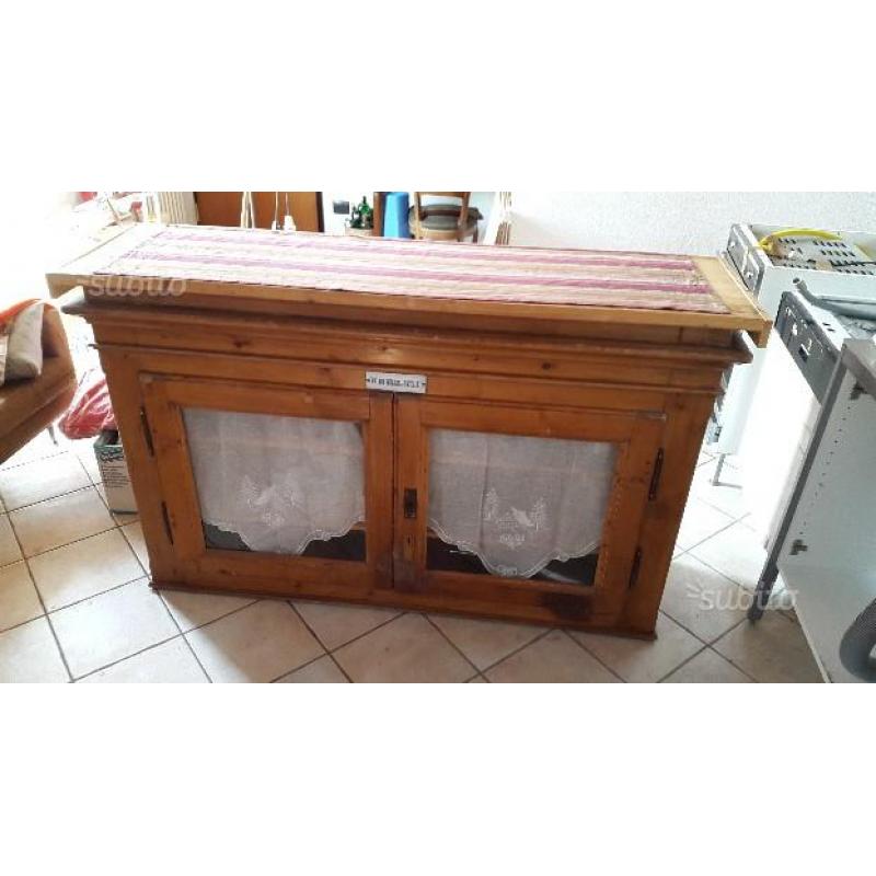 Credenza con vetrina