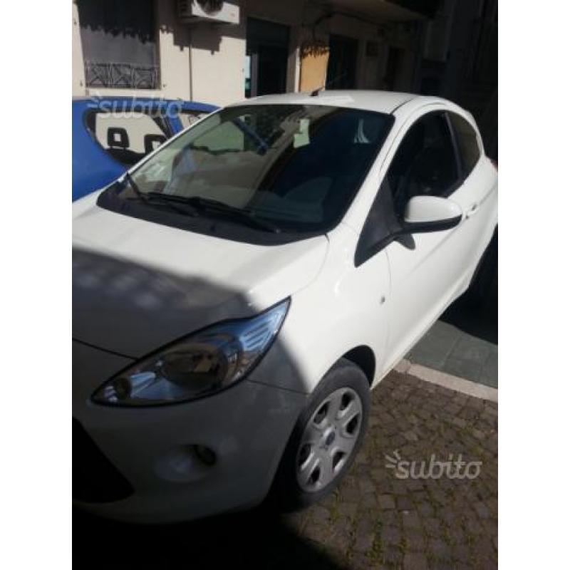 Auto ford ka