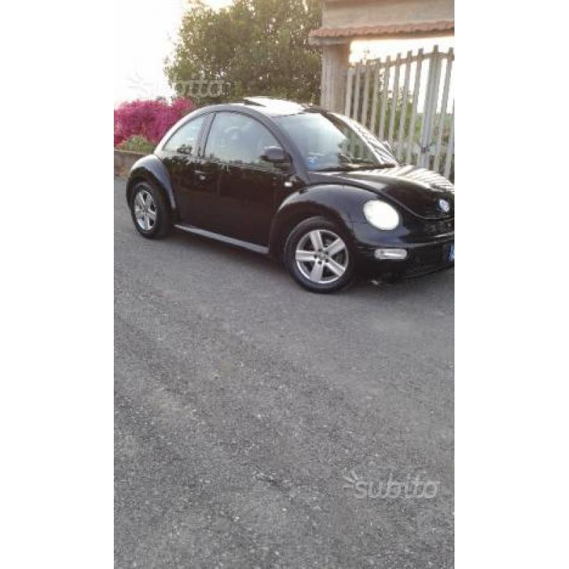 VOLKSWAGEN New Beetle - 2005