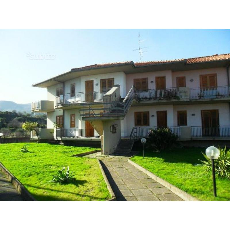 Panoramico vista Etna trivani, cucina e garage