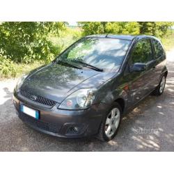 Ford Fiesta full optional neopatentati 12 mesi gar