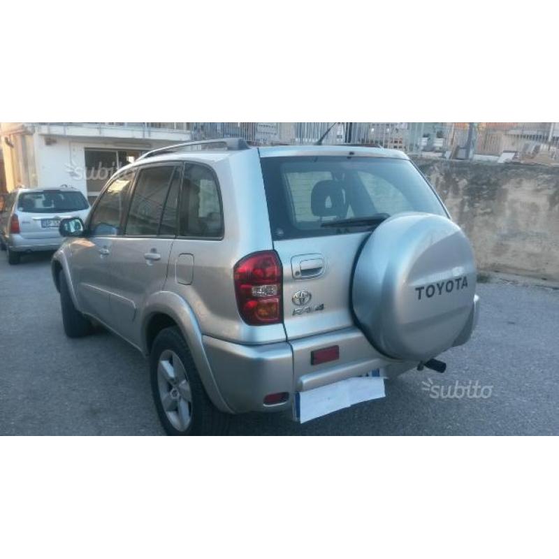 TOYOTA RAV4 Diesel A.F.F.A.R.E Nuova - 2005