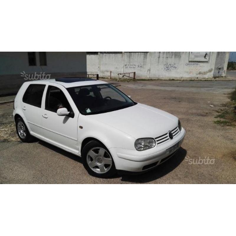 VOLKSWAGEN e-Golf - 2001