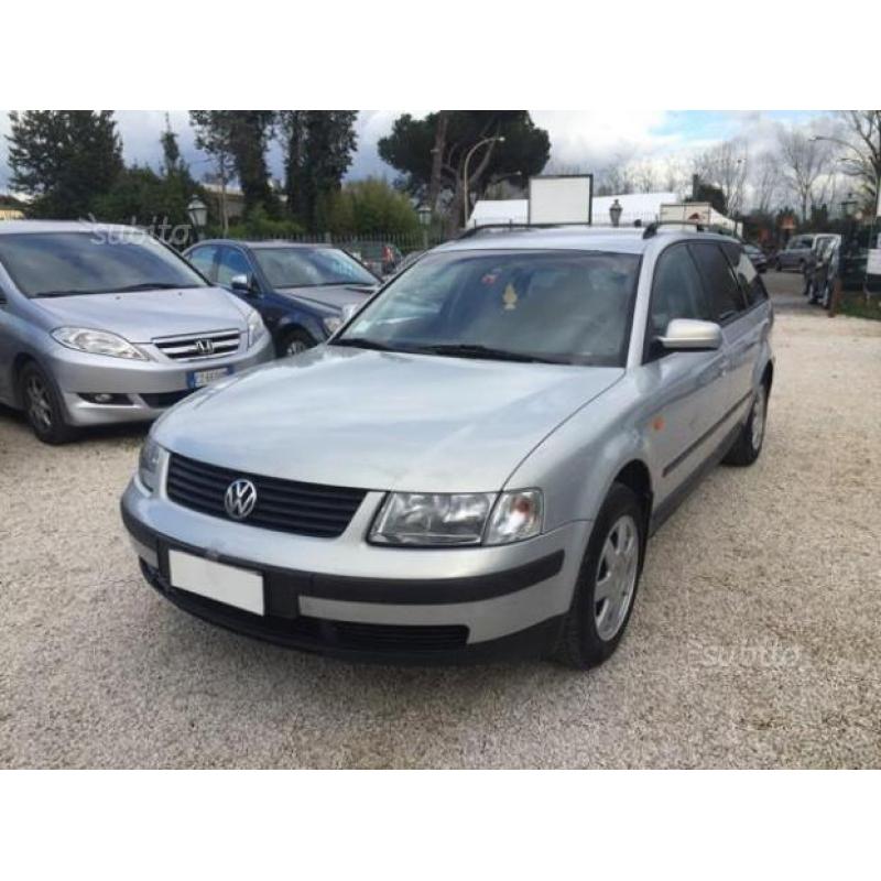 VOLKSWAGEN Passat Variant 1.8 T 20V cat Highline