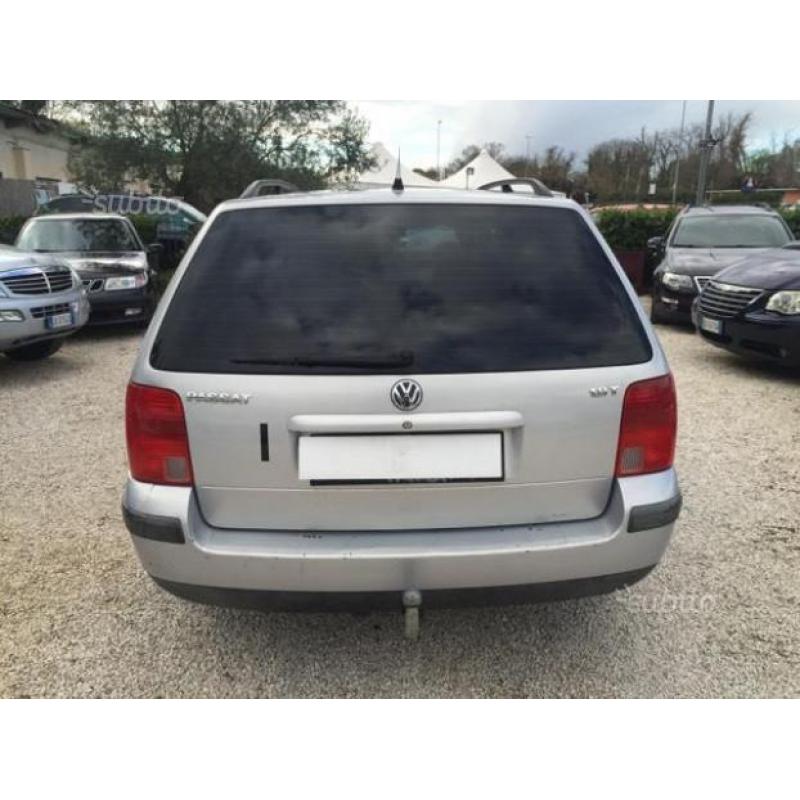 VOLKSWAGEN Passat Variant 1.8 T 20V cat Highline