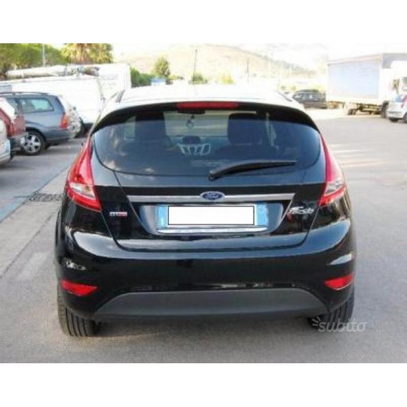 FORD Fiesta + 1.4 TDCi 68 CV 3p.