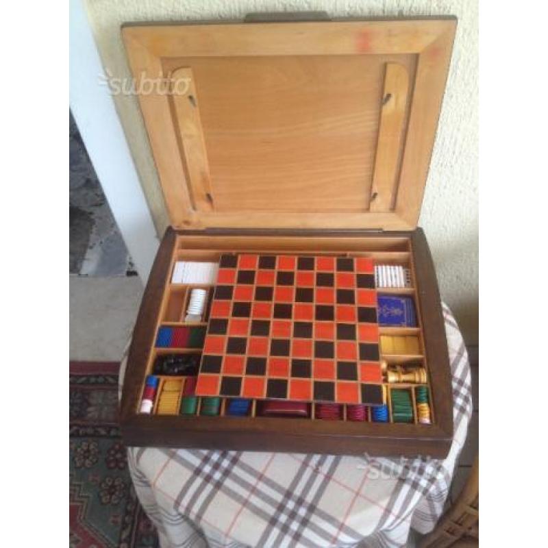 Scatola giochi in legno