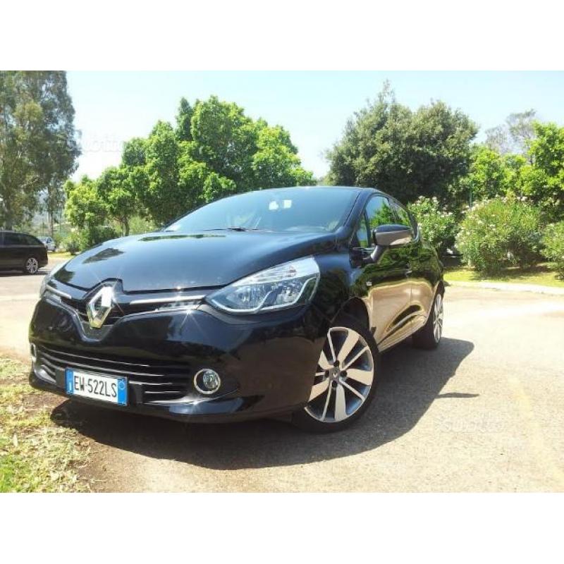 RENAULT CLIO 2014 28000km Costume National