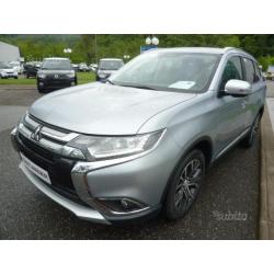 MITSUBISHI Outlander 2.2 DI-D 4WD Instyle 7p.