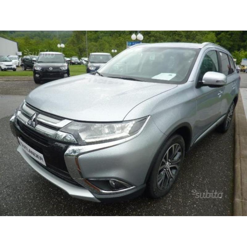 MITSUBISHI Outlander 2.2 DI-D 4WD Instyle 7p.