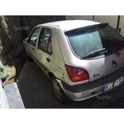 FORD Fiesta 1.2i 16V cat 5 porte Ambiente