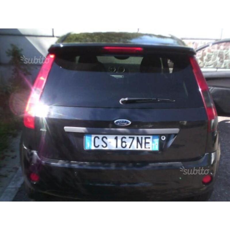 Ford fiesta 3porte sportiva ideale neopatentati