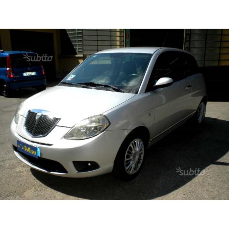 Lancia Ypsilon 1.2 GPL Oro