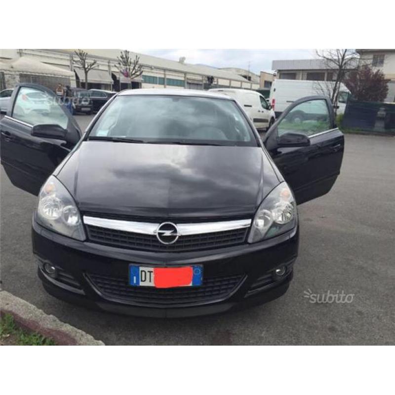 Opel Astra GTC Cosmo 1.7 Diesel anno 2009