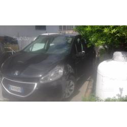 Peugeot 208 - 2012