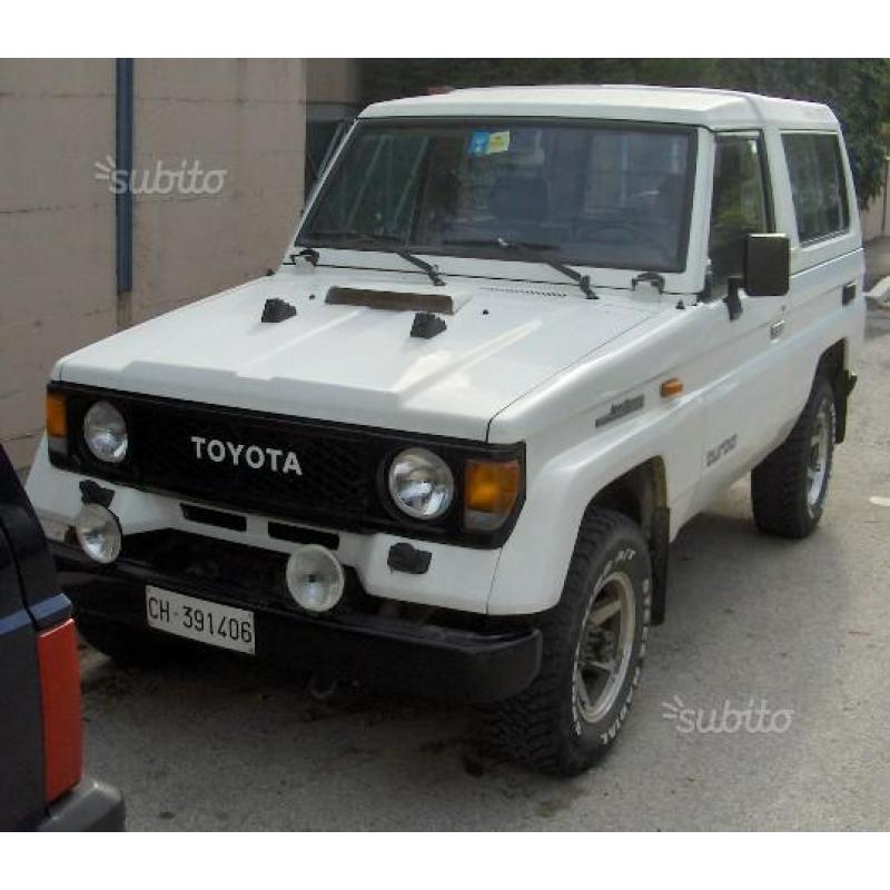 TOYOTA Land Cruiser -