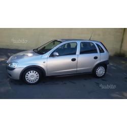 Opel corsa 1.0 servo clima full 113, 000 km 2003