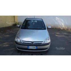 Opel corsa 1.0 servo clima full 113, 000 km 2003