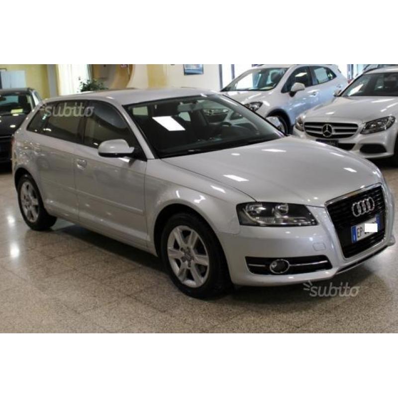 Audi a3 1.6 tdi 105cv attraction 2013