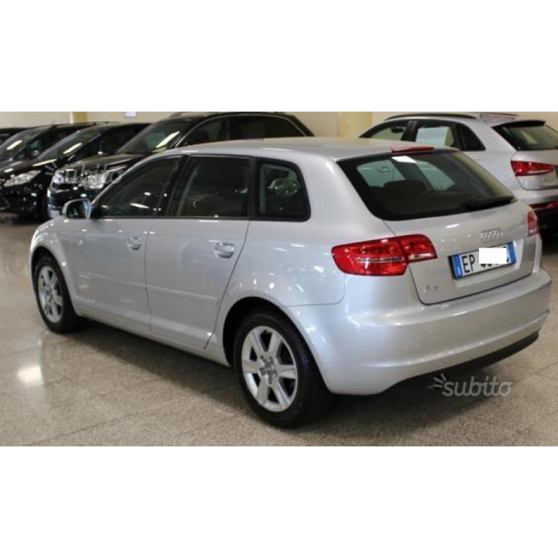 Audi a3 1.6 tdi 105cv attraction 2013