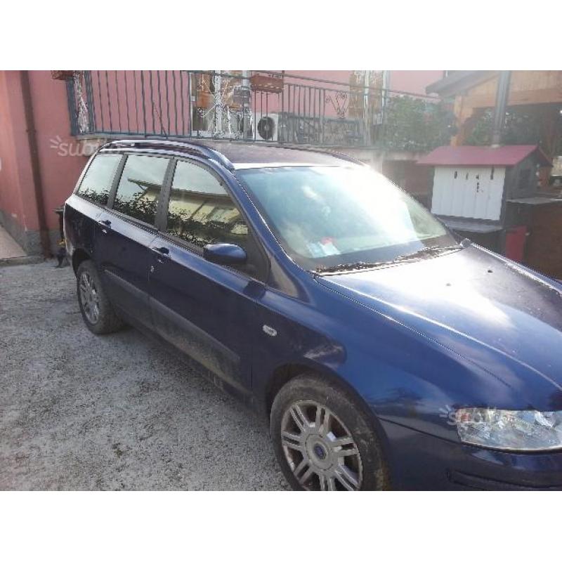 FIAT Stilo perfetta per pezzi di ricambio