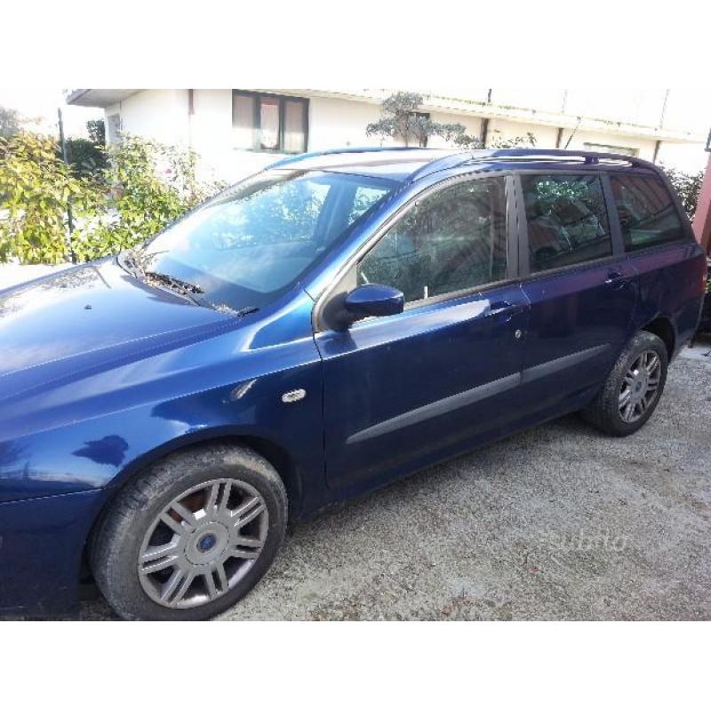 FIAT Stilo perfetta per pezzi di ricambio