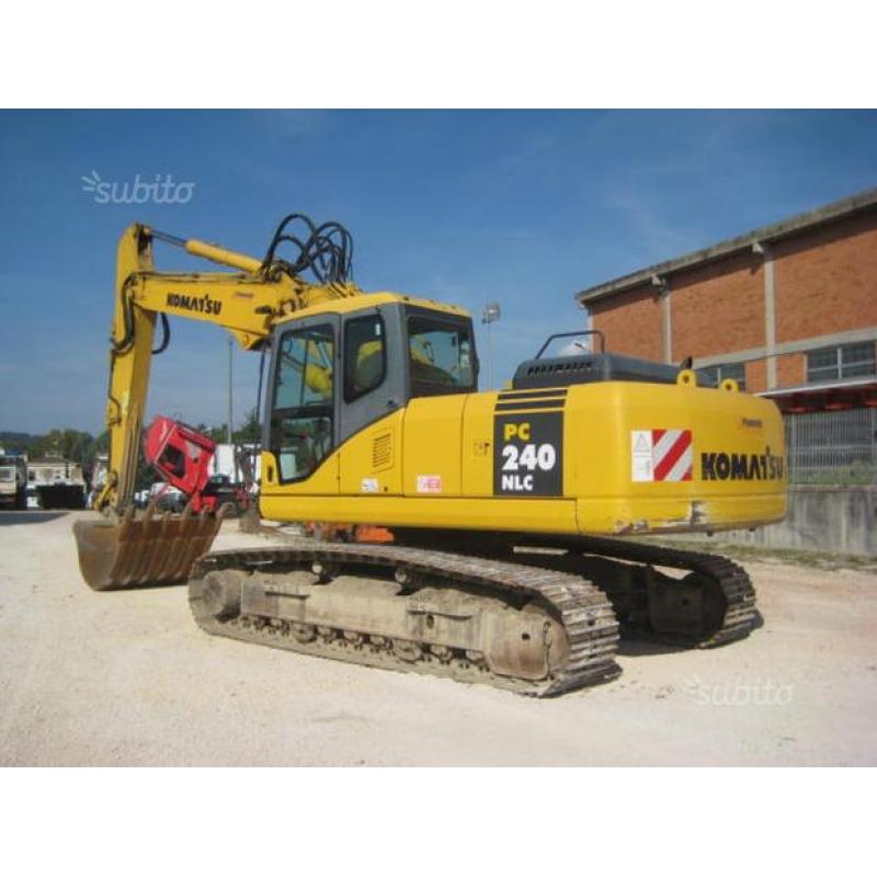 KOMATSU PC 240NLC-7K ORE 5561