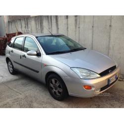 FORD Focus 1ª serie - 2000