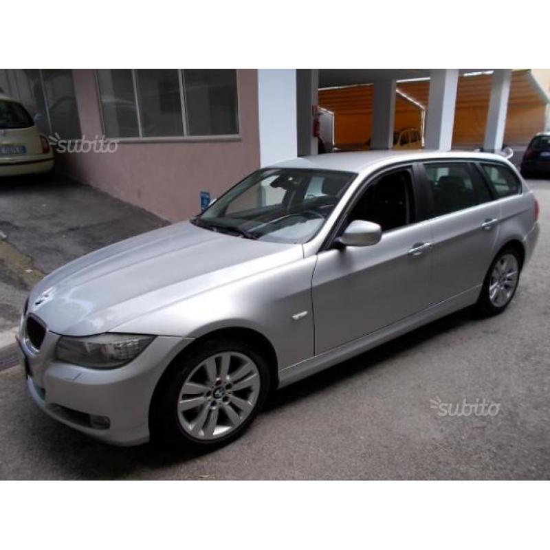 BMW 318 d 2.0 143CV Touring Eletta - 2011