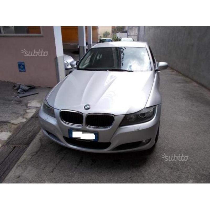 BMW 318 d 2.0 143CV Touring Eletta - 2011