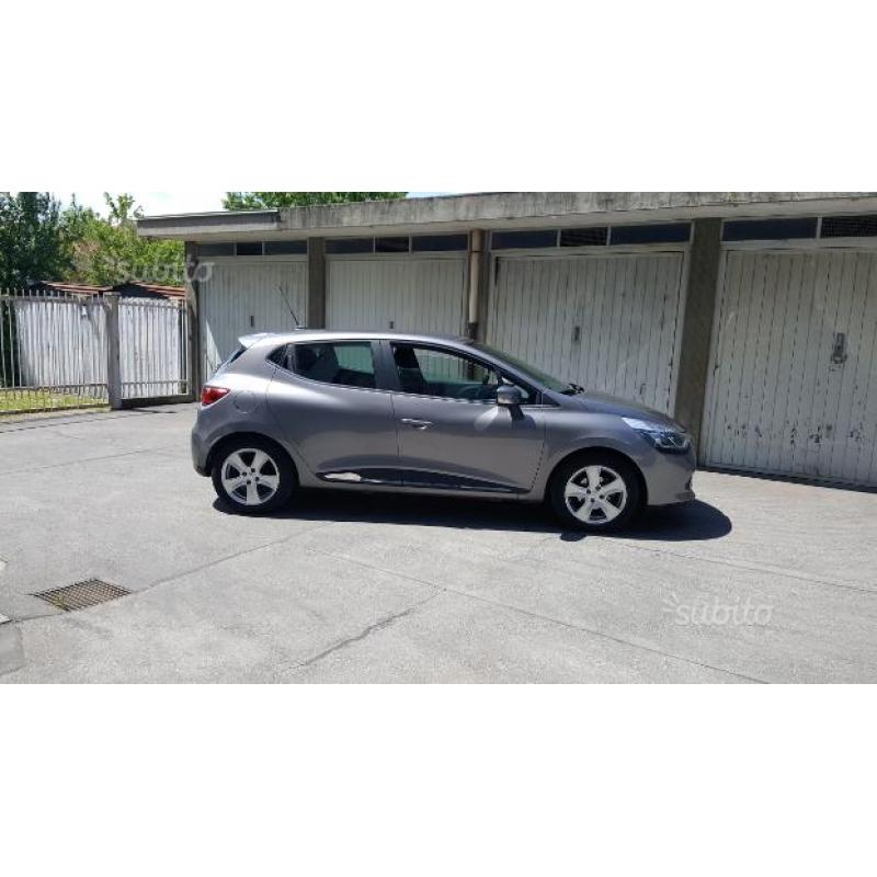 Renault Clio 1.2 75 cv Gpl Live edition