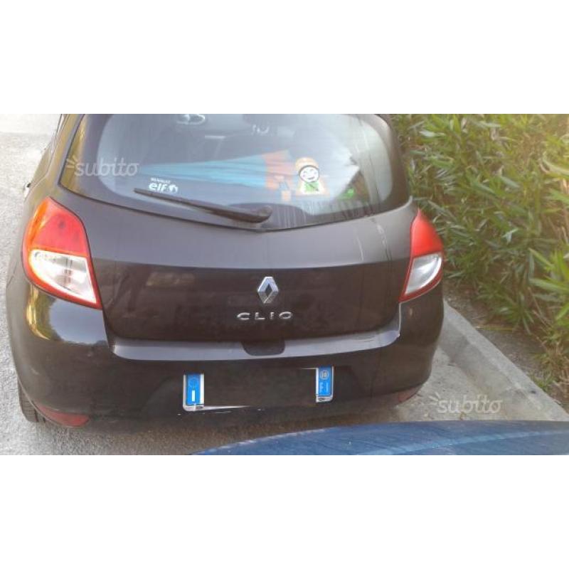 RENAULT Clio 3ª serie - 2010