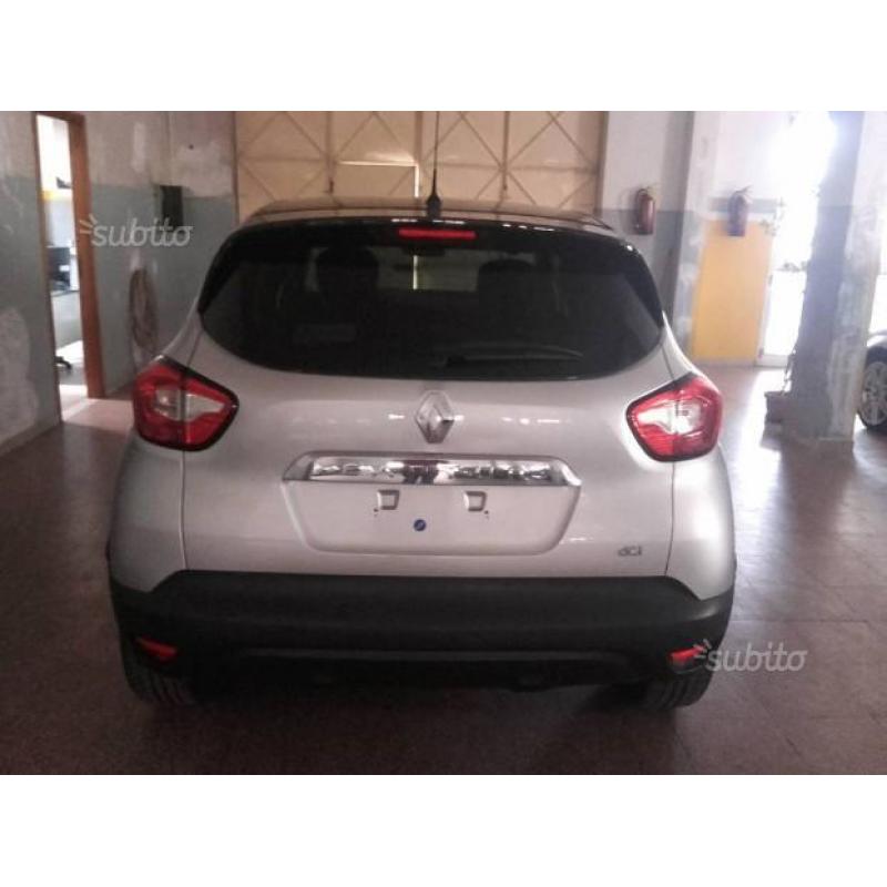 RENAULT Captur - 2014 R-Link