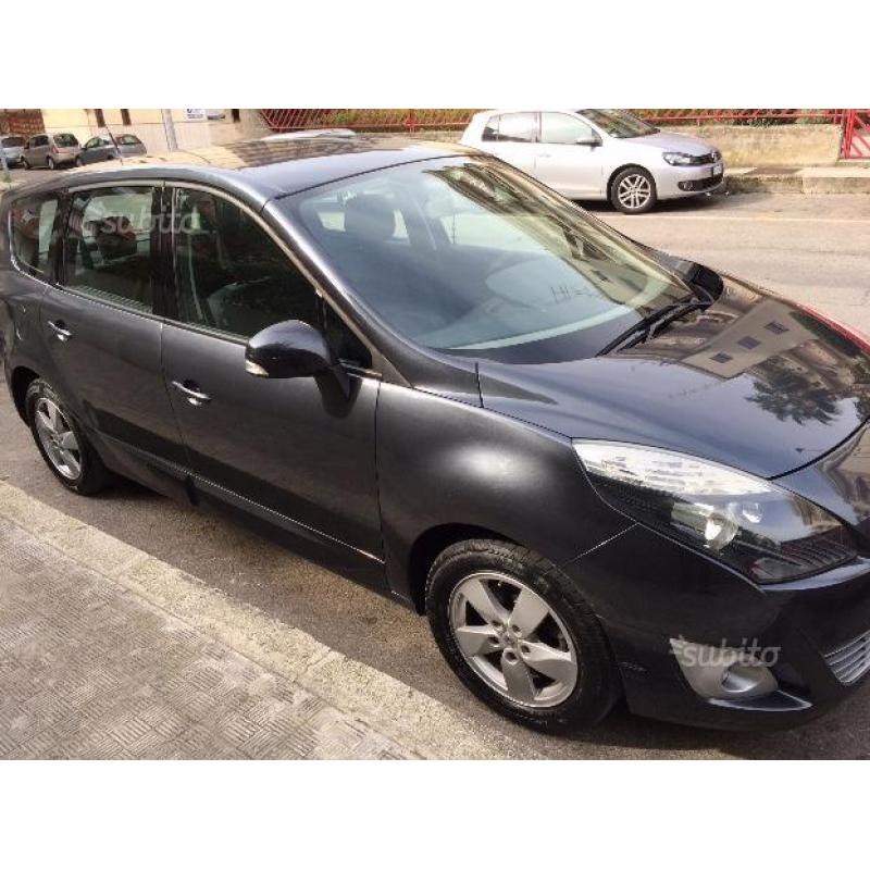 RENAULT Scénic 1.5 dci 7 posti - 2010