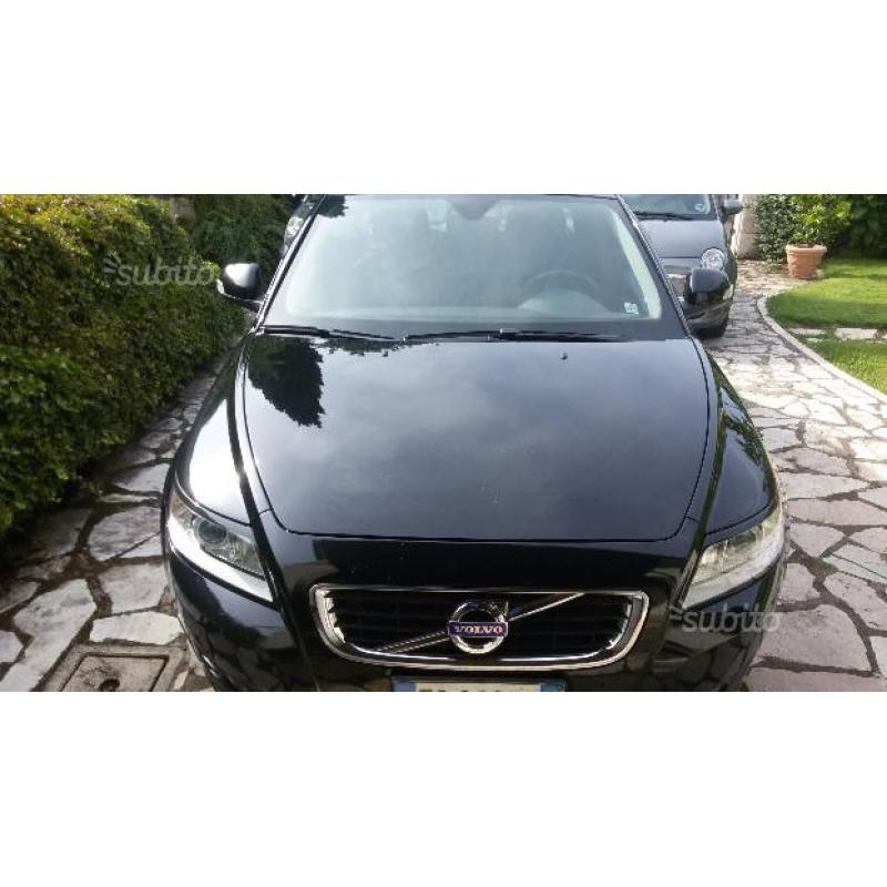 Volvo v50 - 2011