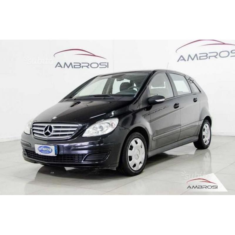 MERCEDES-BENZ B 180 CDI