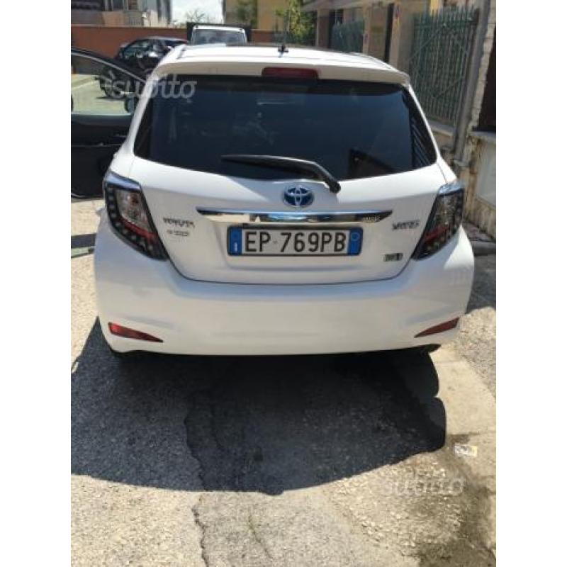 Toyota Yaris 3 serie 2013