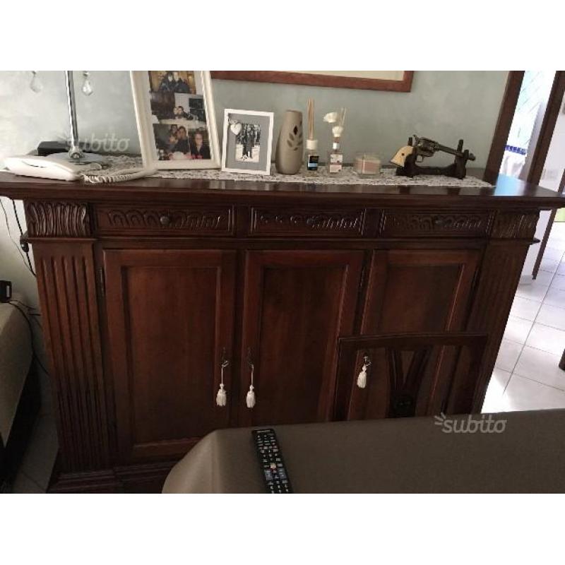 Credenza massello con tavolo e sedie