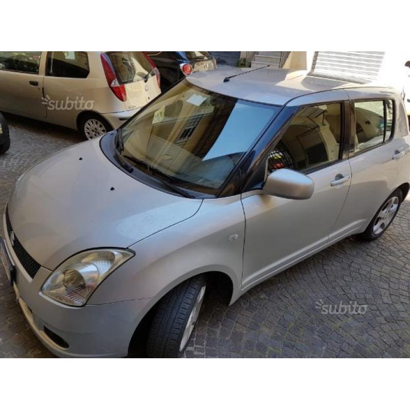 Suzuki swift 1.3 GLX perfetta