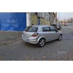 OPEL Astra - 2009