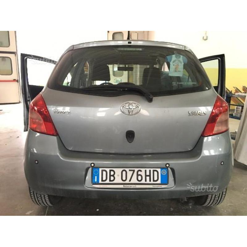 TOYOTA Yaris - 2006 - Incidentata