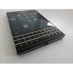 Blackberry passport 32 gb anche permuto