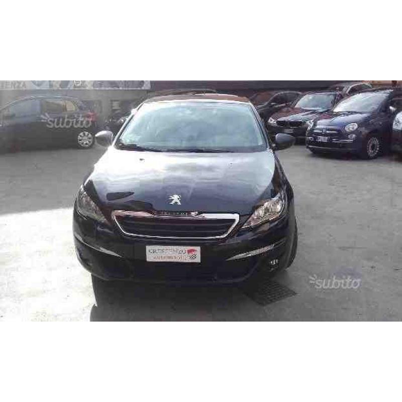 Peugeot 308 1.2 (82 cv) - 2014 - 34.000 km