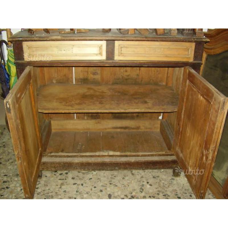 Credenza antica