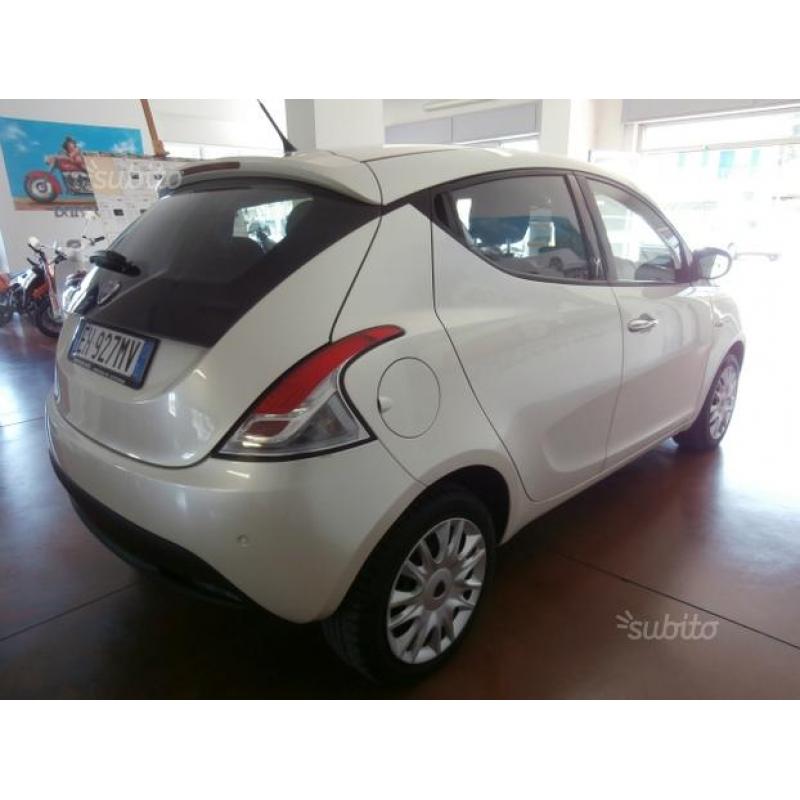 Lancia Ypsilon 1.3 MJT 75 CV Platinum